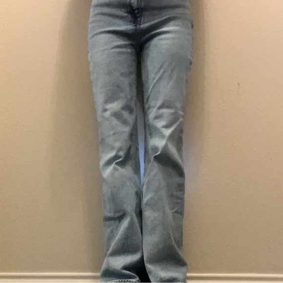 Old Navy Higher Than High Waisted Slit Flare Jeans size 0 - Picture 4 of 4